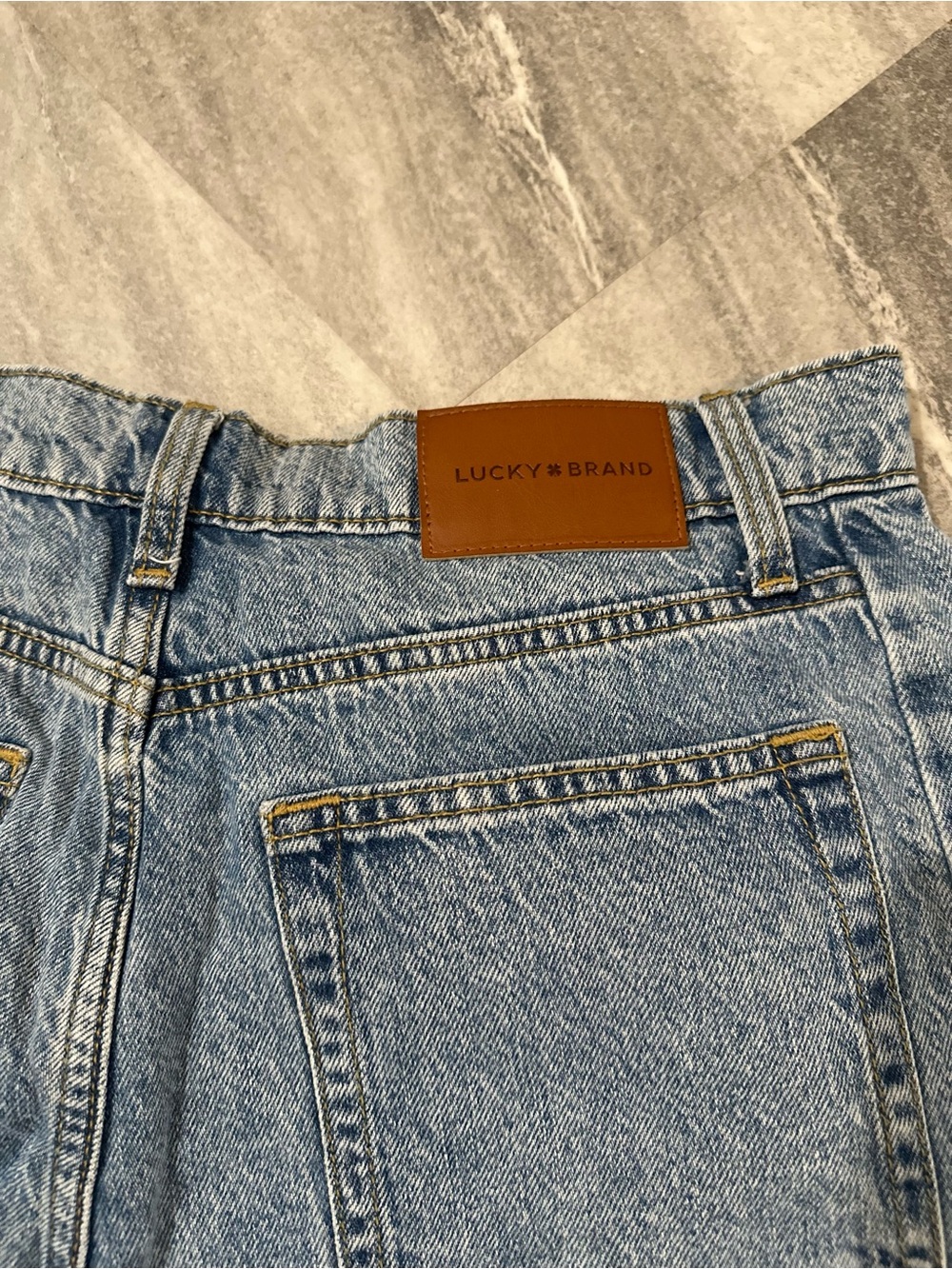 Lucky Brand Barrel Leg Jeans 8/29 - Picture 4 of 5